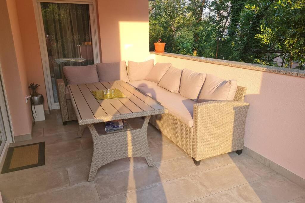 Apartment Zorika Near The Beach Pula Extérieur photo