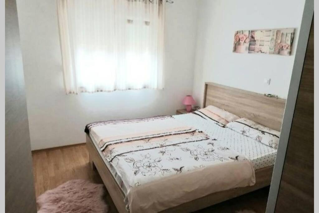Apartment Zorika Near The Beach Pula Extérieur photo